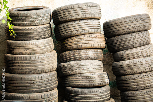 Obraz na płótnie Pile of old tires w salonie