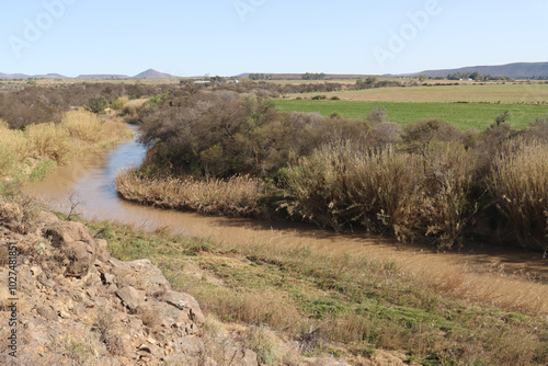 Obraz na plátne The Fish Riveer near Cradock or Nxuba, showing riverine vegetation