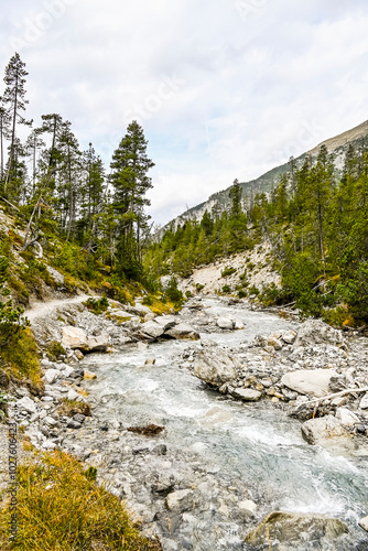 Zernez, Ofenpass, Bach, Ova dal Fuorn, Wanderweg, Uferweg, Passstrasse, Engadin, Nationalpark, Alpen, Herbst, Herbstfarben, Graubünden, Schweiz photo