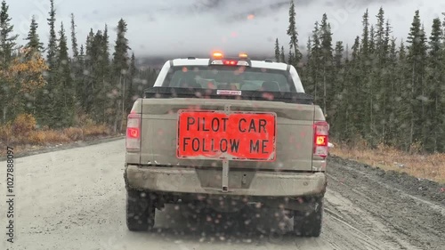Fahrt auf dem Dalton Highway in Alaska