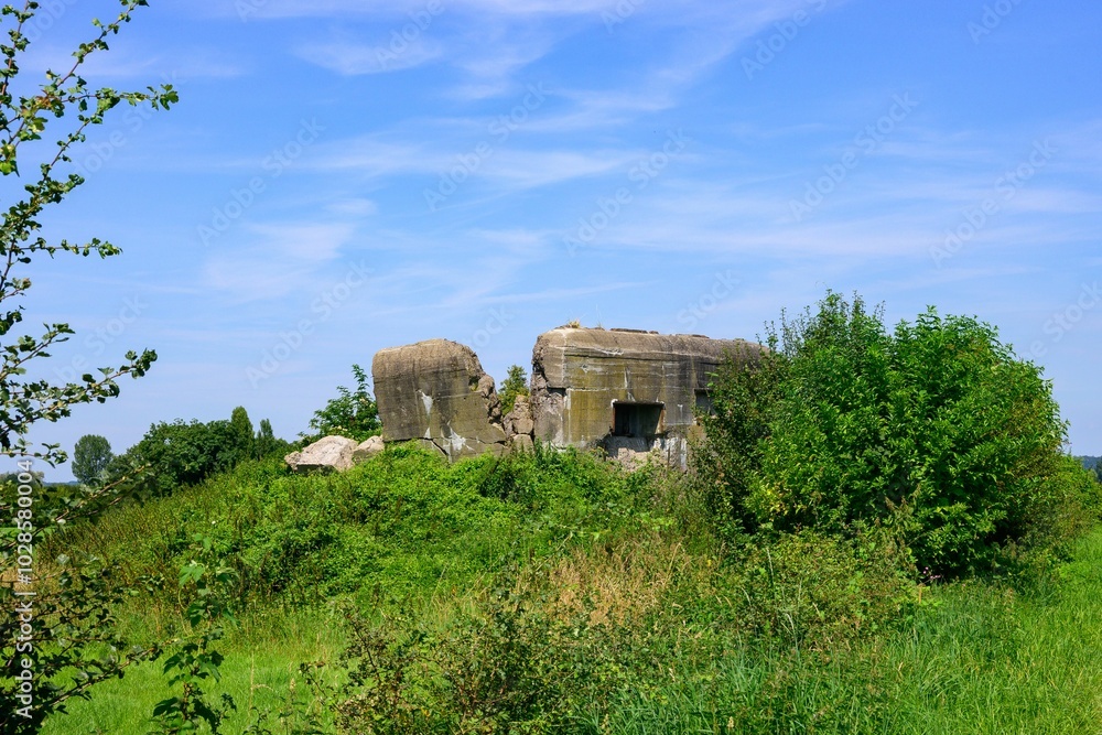 River casemate Oeffelt south, northern bunker to defend the Maas bridge at Gennep River casemate Oeffelt south, northern bunker to defend the Maas bridge at Gennep