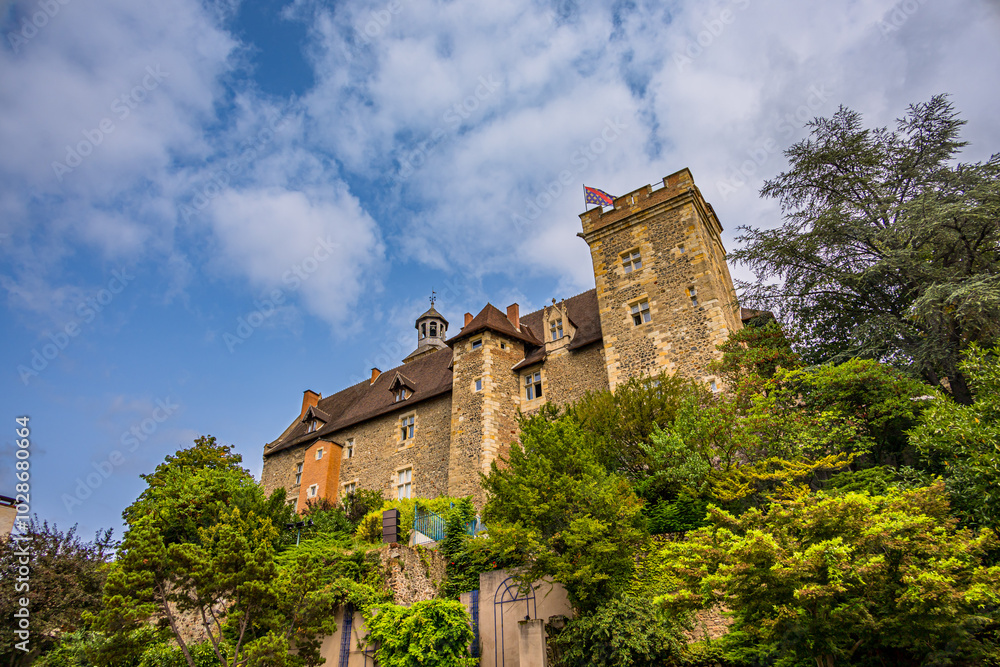 Le Château des Ducs de Bourbon à Montluçon Le Château des Ducs de Bourbon à Montluçon