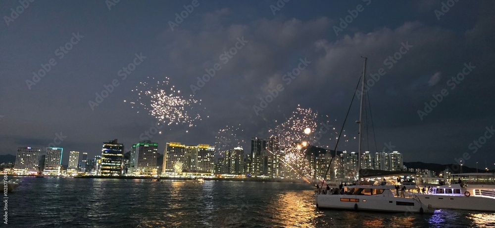 Fototapeta premium Night view from a yacht