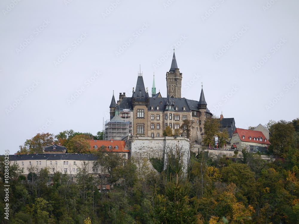 Schloß Wernigerode in Sachsen-Anhalt im Herbst Schloß Wernigerode in Sachsen-Anhalt im Herbst