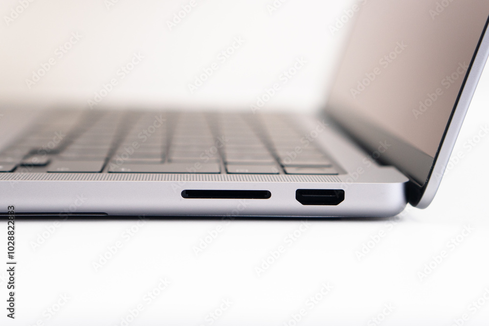 ノートPC 端子 差し込み口