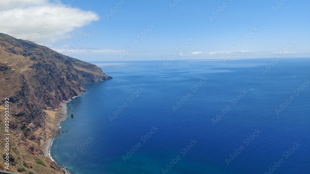 oceano, mar, azul, montanha, percípicio, costa, ilha, agua, ondas, ilha da madeira, turismo, viagem, paz, aventura, destino oceano, mar, azul, montanha, percípicio, costa, ilha, agua, ondas, ilha da madeira, turismo, viagem, paz, aventura, destino