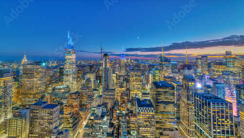 Obraz na płótnie View of New York City skyline on a clear night w salonie