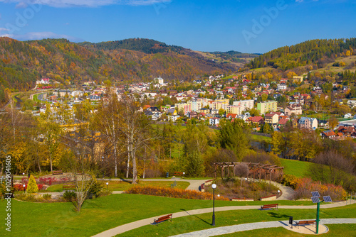 Miasto Muszyna jesienią.