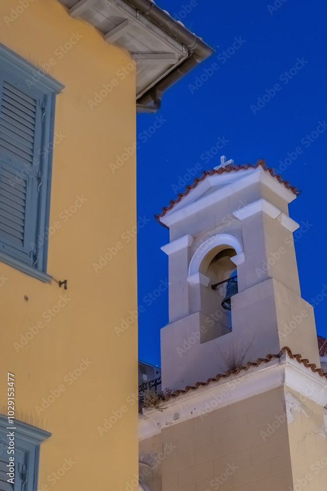 Fototapeta premium greece capital athens streets ancient artifacts tourist points of interest day and night
