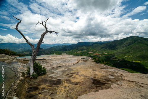 HIerve el Agua, formation géologique particulière située dans l'État de Oaxaca au Mexique