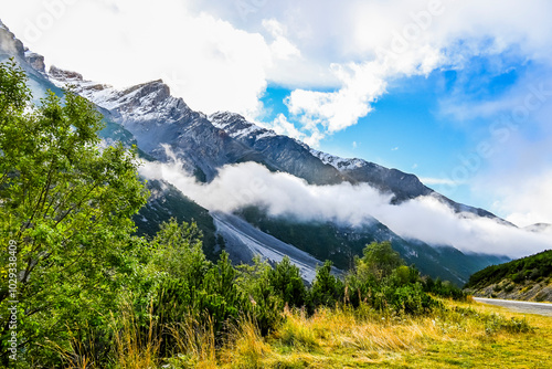 Livigno, Stausee, See, Speichersee, Lago di Livigno, Bergstrasse, Tunnel, Zoll, Dorf, Wanderweg, Seeufer, Nationalpark, Bergtal, Herbst, Italien photo