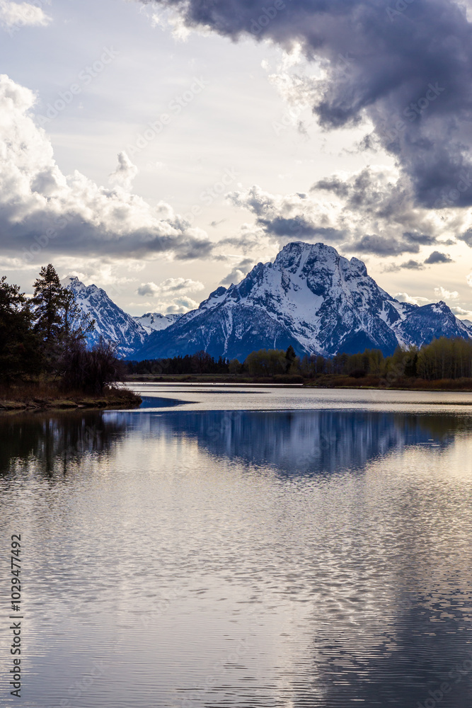 Obraz premium Majestic Grand Teton Reflected in Serene Wyoming Lake