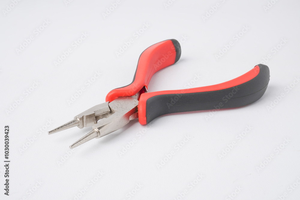 Round nose pliers or rosary pliers are commonly used in electronics and electrical wiring for forming a loop at the end of a wire and in jewelry making to form a variety of bends in wire. Round nose pliers or rosary pliers are commonly used in electronics and electrical wiring for forming a loop at the end of a wire and in jewelry making to form a variety of bends in wire.