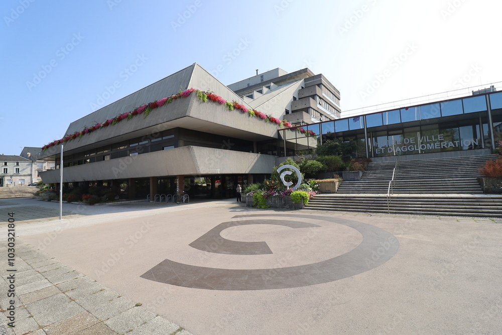 La mairie, vue de l'extérieur, ville de Cholet, département du Maine et Loire, France