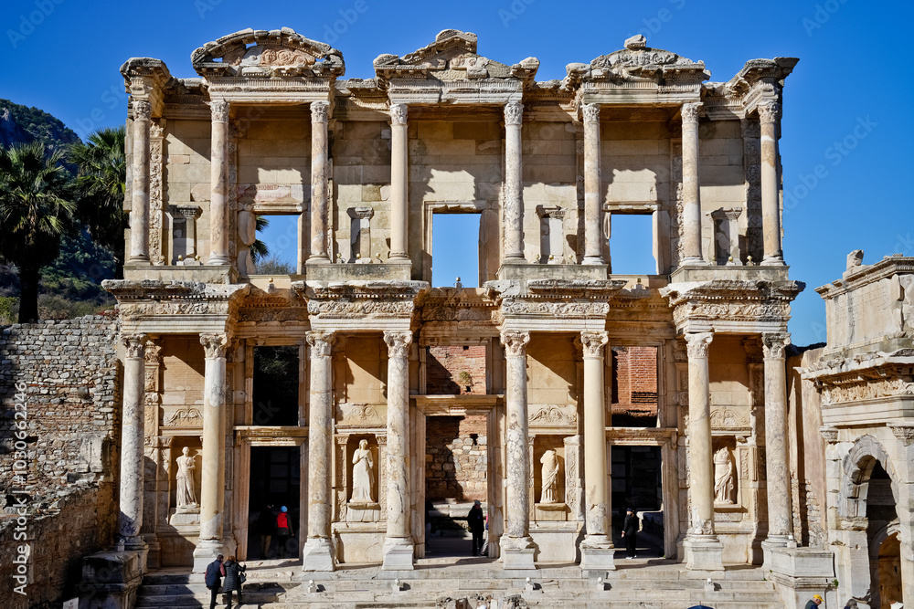 Fototapeta premium Ancient architecture in Ephesus in Turkey