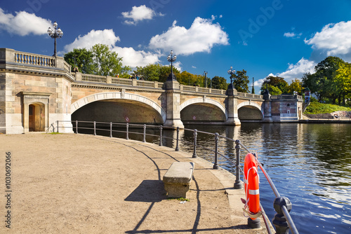 Lombardsbrücke Hamburg renoviert entzerrt photo