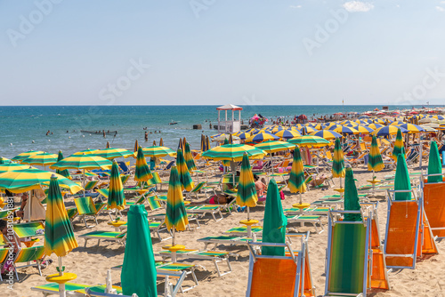 Fototapeta Naklejka Na Ścianę i Meble -  Plage de la Mer Ionienne, près de Metaponto, Italie