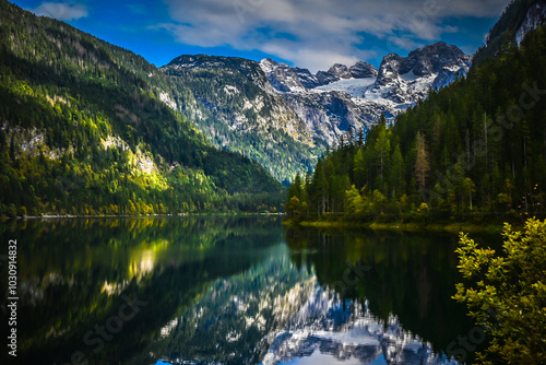 Obraz na płótnie View on Dachstein from Vorderer Gosausee w salonie