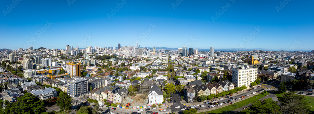 Obraz premium Aerial View of San Francisco Skyline with Transamerica Pyramid