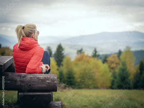 Beskid wyspowy. Góry. Podróże. Wyprawa górska. Wędrówka. 