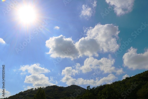 青空と山　秋の風景 photo