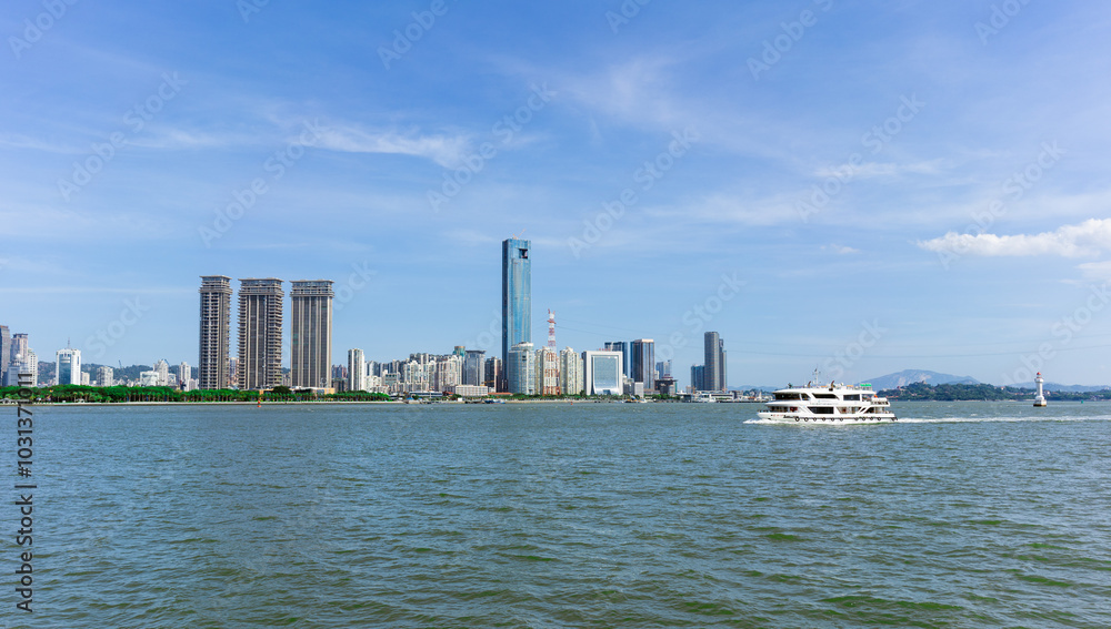 Fototapeta premium view of the river thames