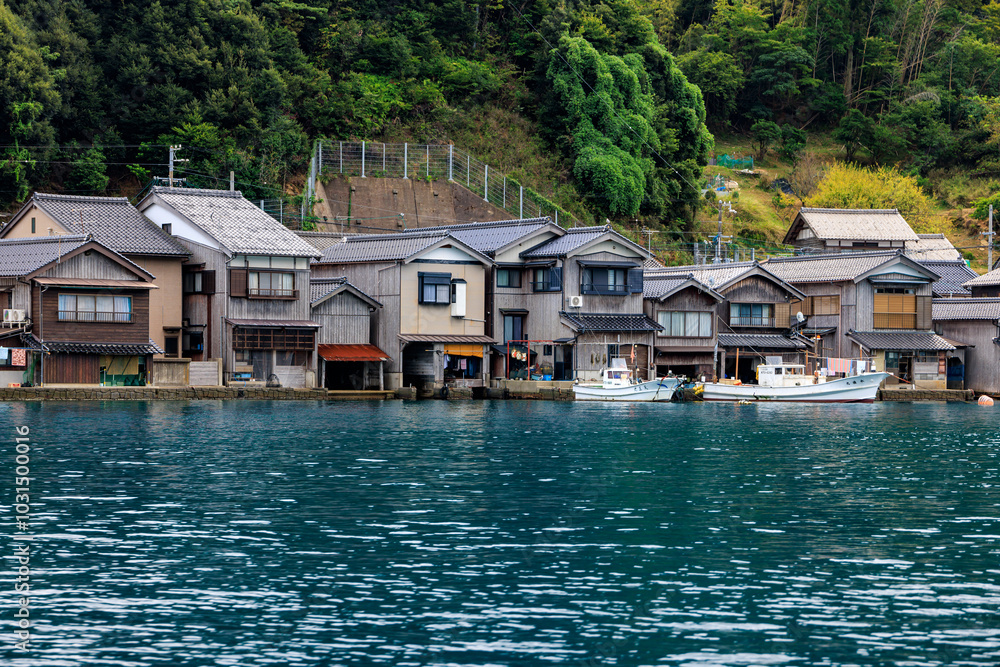 Fototapeta premium 伊根の舟屋