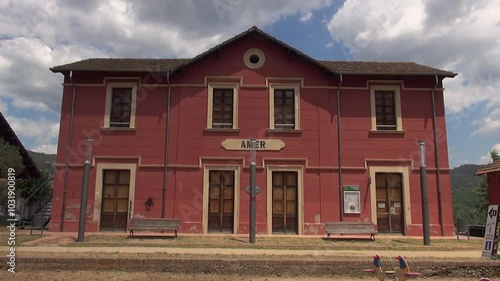 Amer old vintage train station mountain carrilet