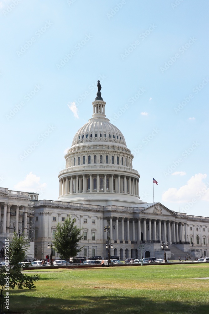 Obraz premium us capitol building, washington, dc, capital, architecture, government, congress, usa, america, landmark, city, senate, white, sky, politics, hill