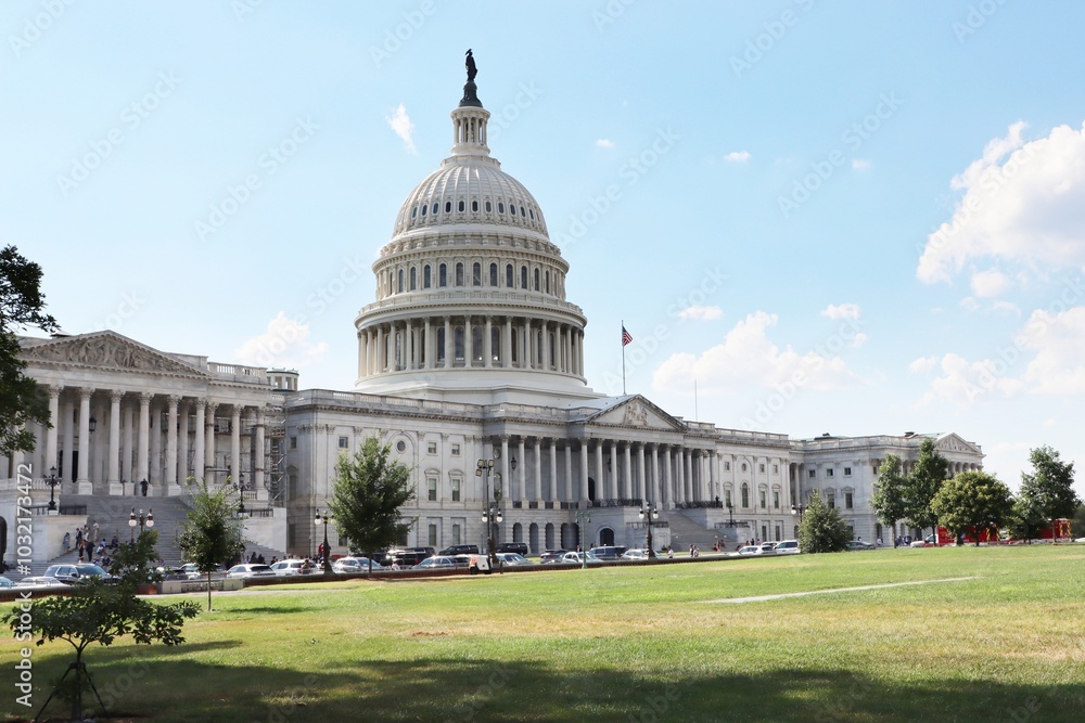 Obraz premium us capitol building, washington, dc, capital, architecture, government, congress, usa, america, landmark, city, senate, white, sky, politics, hill