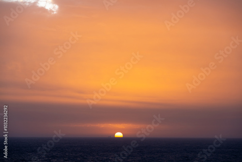 Schöner Sonnenaufgang am Atlantik / Kanarische Inseln