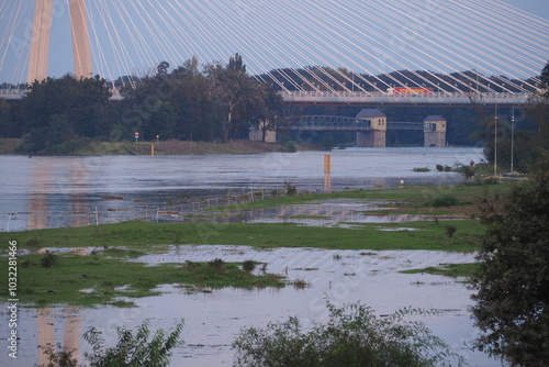 Wallpaper Mural Powódź we Wrocławiu w 2024 roku Torontodigital.ca