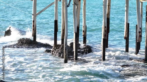 Costa dei Trabocchi Mare mosso pali trabocco