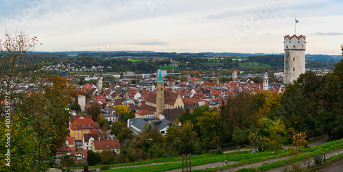 Cuadro en lienzo Panorama of the medieval city of Ravensburg on a cloudy autumn day (ratio 2:1)
