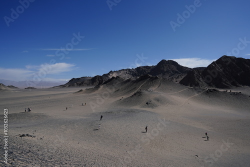 Heidu Mountain, black mountain in sands