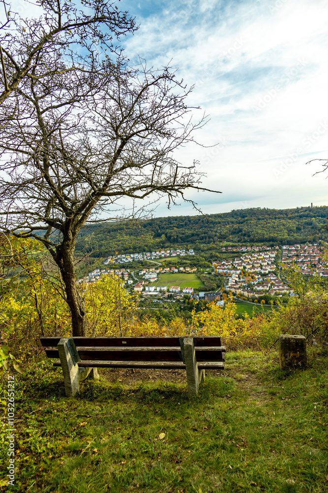 Eine farbenfrohe herbstliche Wanderung durch die wunderschöne Landschaft der Saale Horizontale bei Jena - Thüringen - Deutschland Eine farbenfrohe herbstliche Wanderung durch die wunderschöne Landschaft der Saale Horizontale bei Jena - Thüringen - Deutschland