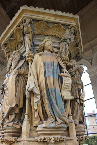 Dijon, Puits de Moïse (intérieur) : le prophète David photo