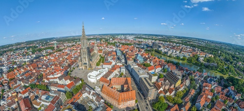 Ausblick auf die Innenstadt der schwäbischen Universitätsstadt Ulm rund um den zentralen Münsterplatz photo