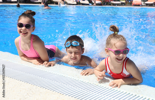 kids swiming  in  pool