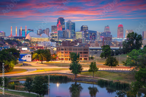 Obraz na płótnie Kansas City, Missouri, USA. Aerial cityscape image of Kansas City skyline at twilight blue hour. w salonie