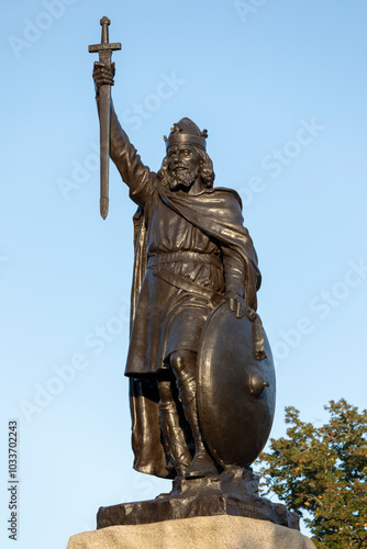 Statue of King Alfred the Great, Winchester, Hampshire, England, United Kingdom, Europe