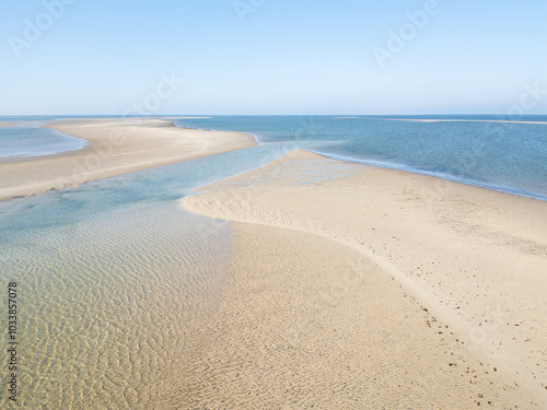 Wattenmeer mit Sandbank bei Ebbe in der Nordsee photo