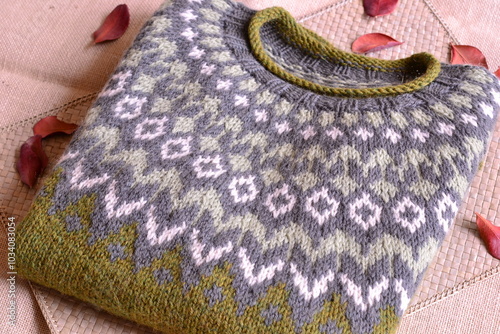 Canvastavla Lopapeysa nordic icelandic sweater hand knitted wool winter warm handmade organi
