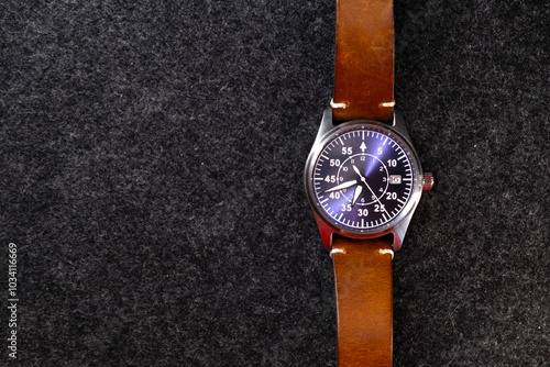 Cuadro en lienzo Wristwatch with leather strap