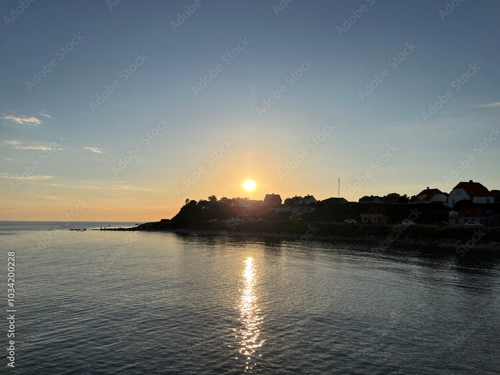 Fototapeta premium sunset over the sea