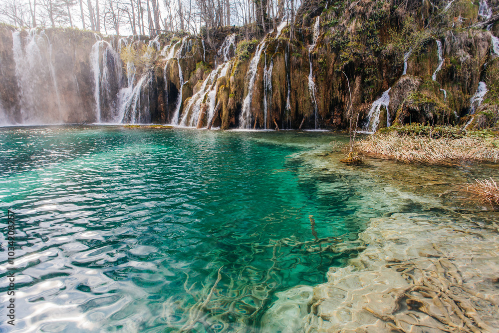 Naklejka premium Beautiful Plitvice lakes national park, lots of waterfalls and clear lakes