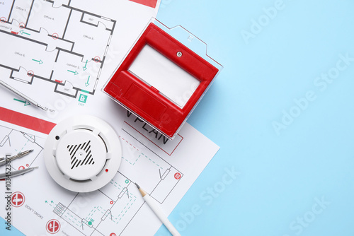 Modern smoke detector with ...