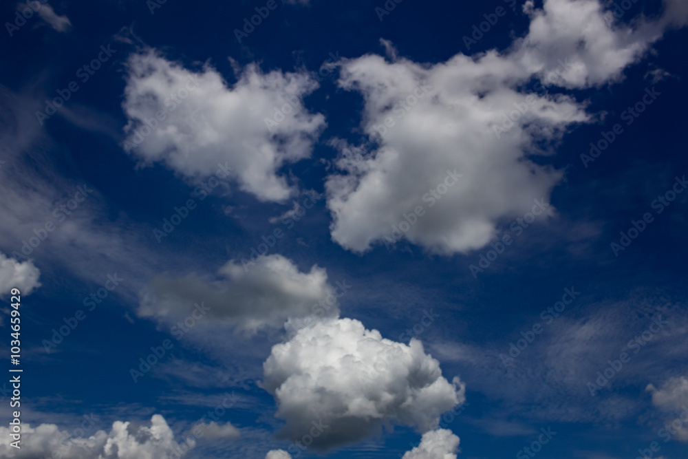 Obraz premium beautiful white clouds in blue sky