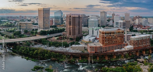 Tableau sur toile Downtown city skyline and the James River, Richmond, Virginia, United States