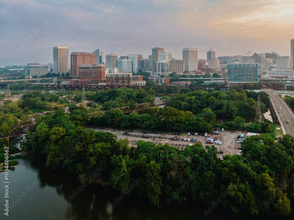 Fototapeta premium Downtown city skyline of Richmond, Virginia, United States.